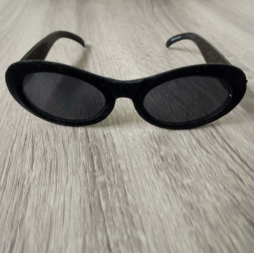 🖤 Black Velvet Sunglasses Costume Accessories